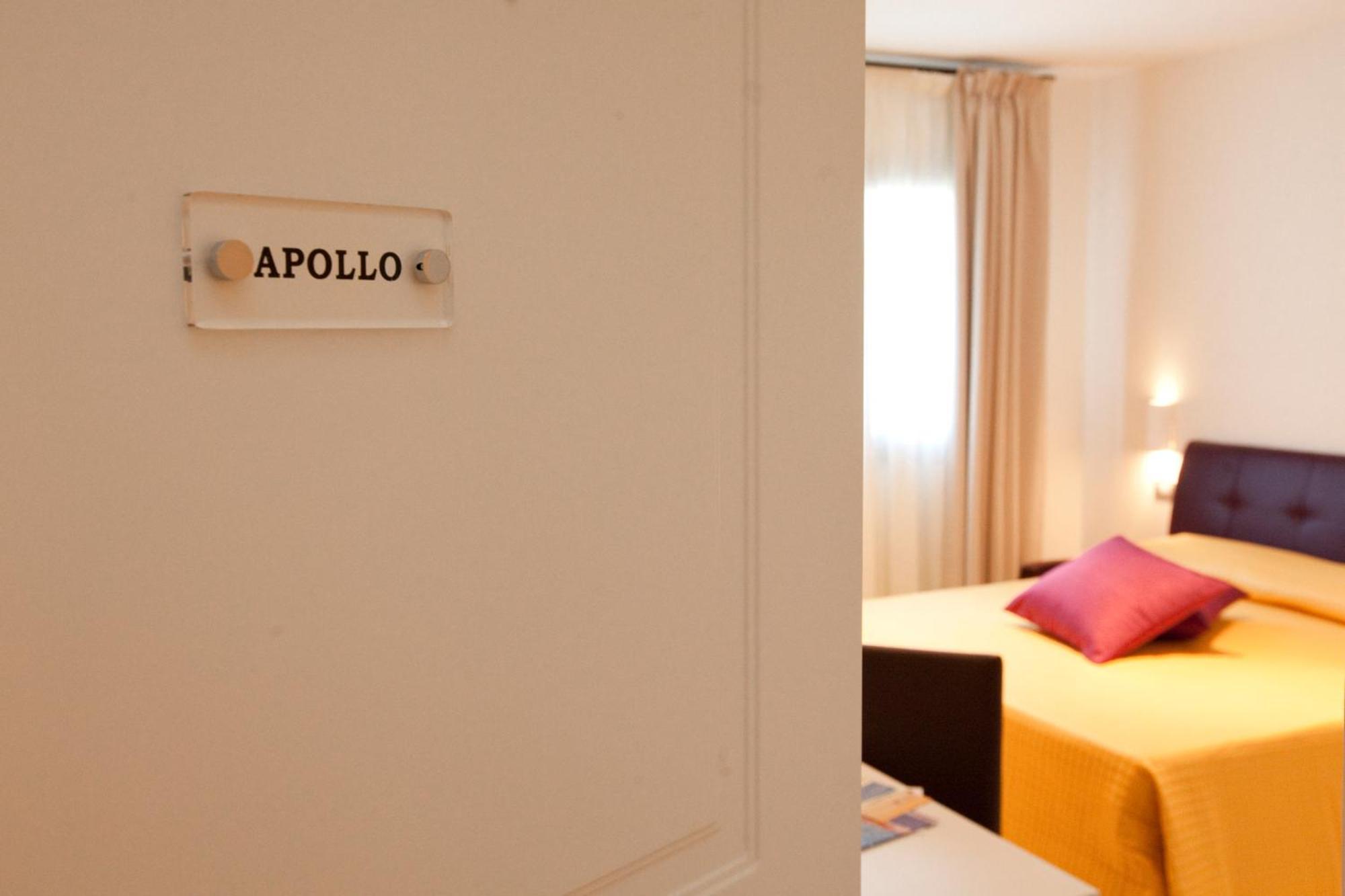 Xenia Hotel Villasimius Exteriör bild